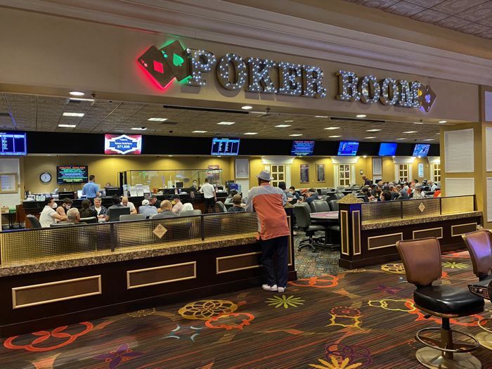 hollywood casino st louis poker room