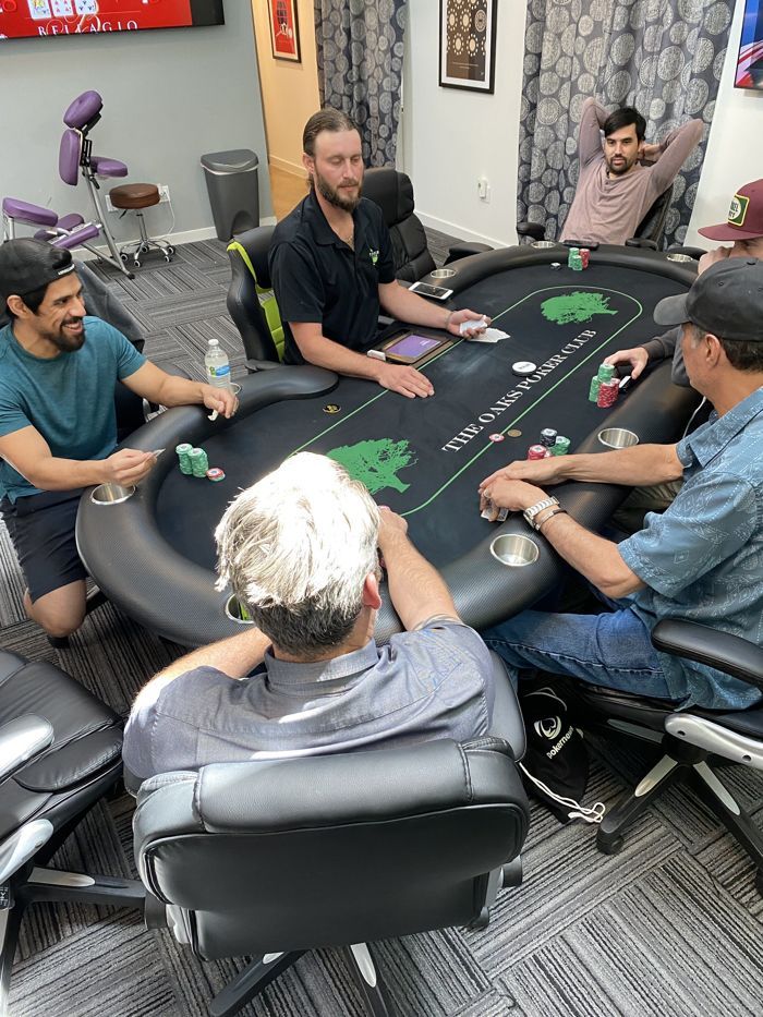 the oaks poker club