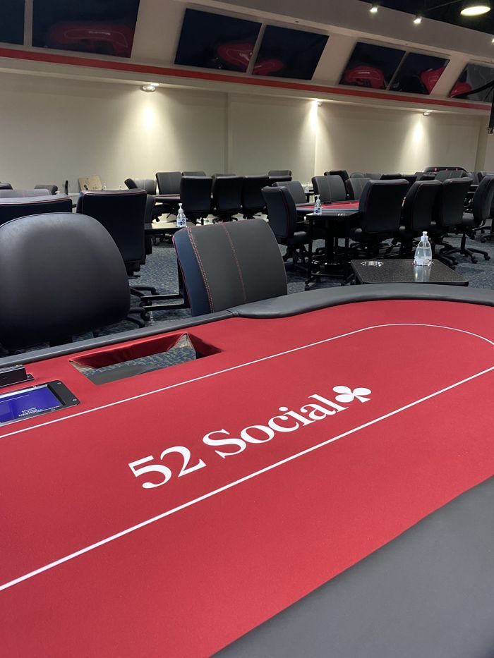 52 social poker club
