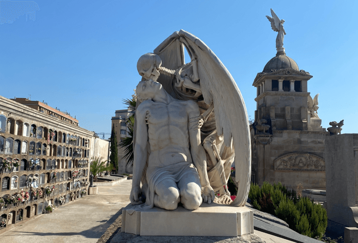 The Kiss of Death at Poblenou Cemetery