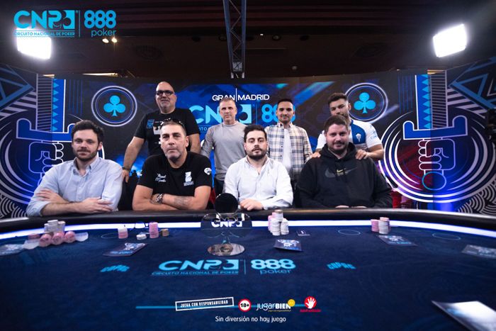 Mesa final do Main Event da Gran Final CNP888