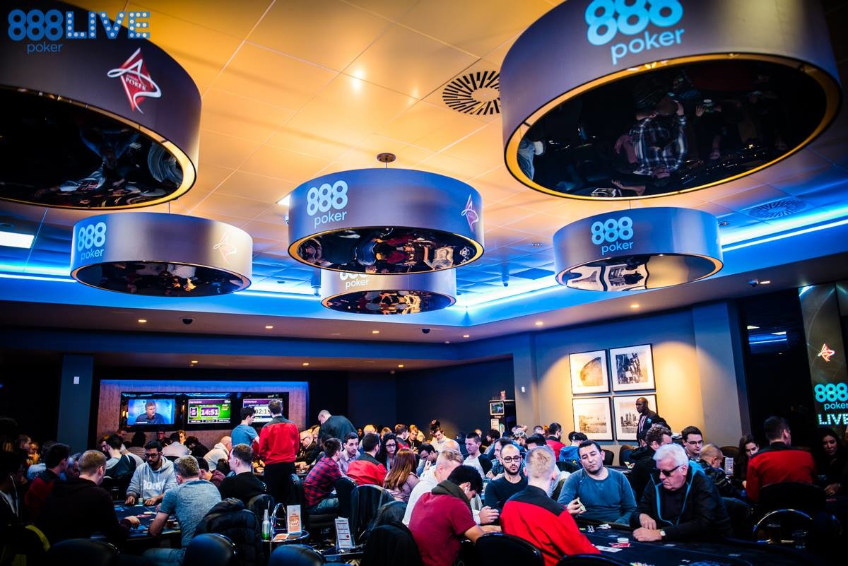 888Poker London Live Main Event: Aleksandar Kacharov führt nach Tag 1b