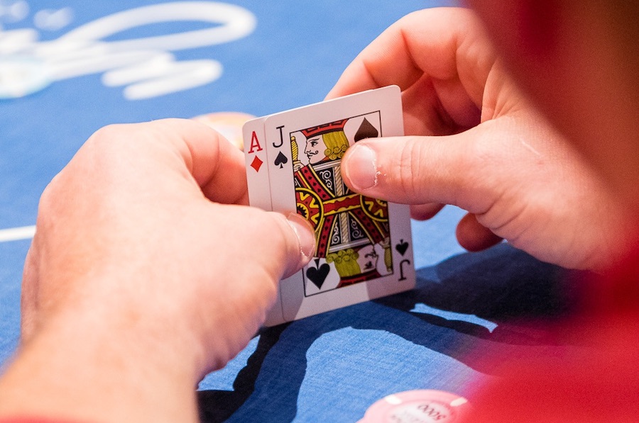 bluff-catching-with-ace-high-pokernews