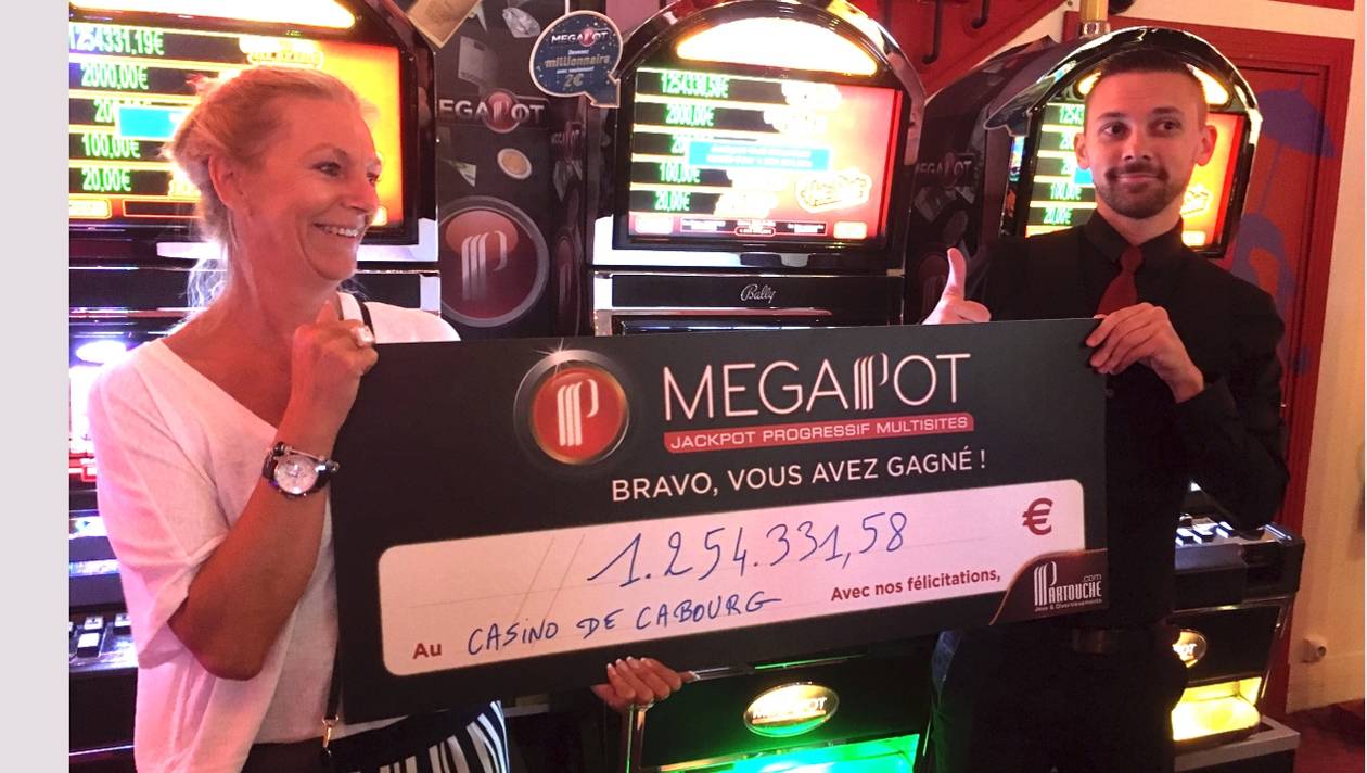 Cabourg : Elle remporte 1.2 million d'euros avec le Megapot Partouche 0001 Cabourg : Elle remporte 1.2 million d'euros avec le Megapot Partouche 0001