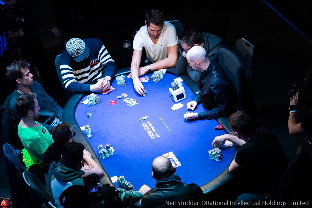 5 Top rules to split a pot in Texas Holdem Poker 