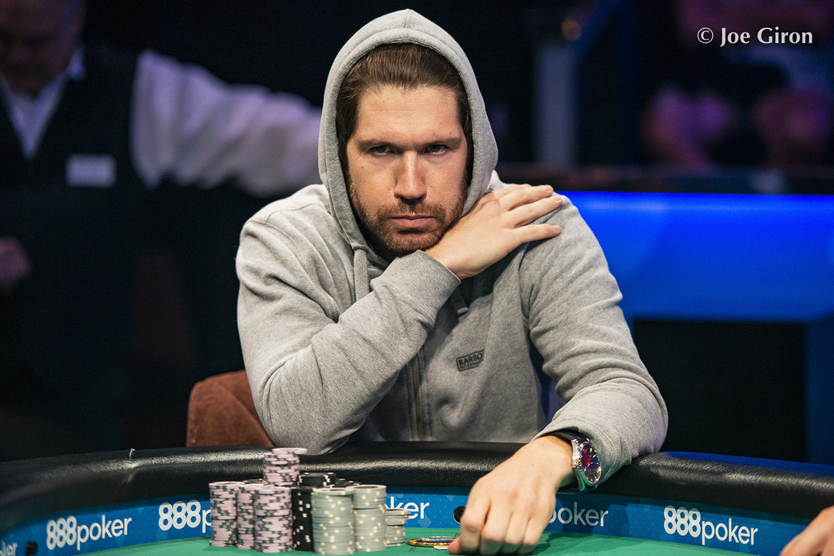 Mark Radoja di jalur untuk cincin WSOPC pertama dan kumpulan hadiah $ 1,2 juta
