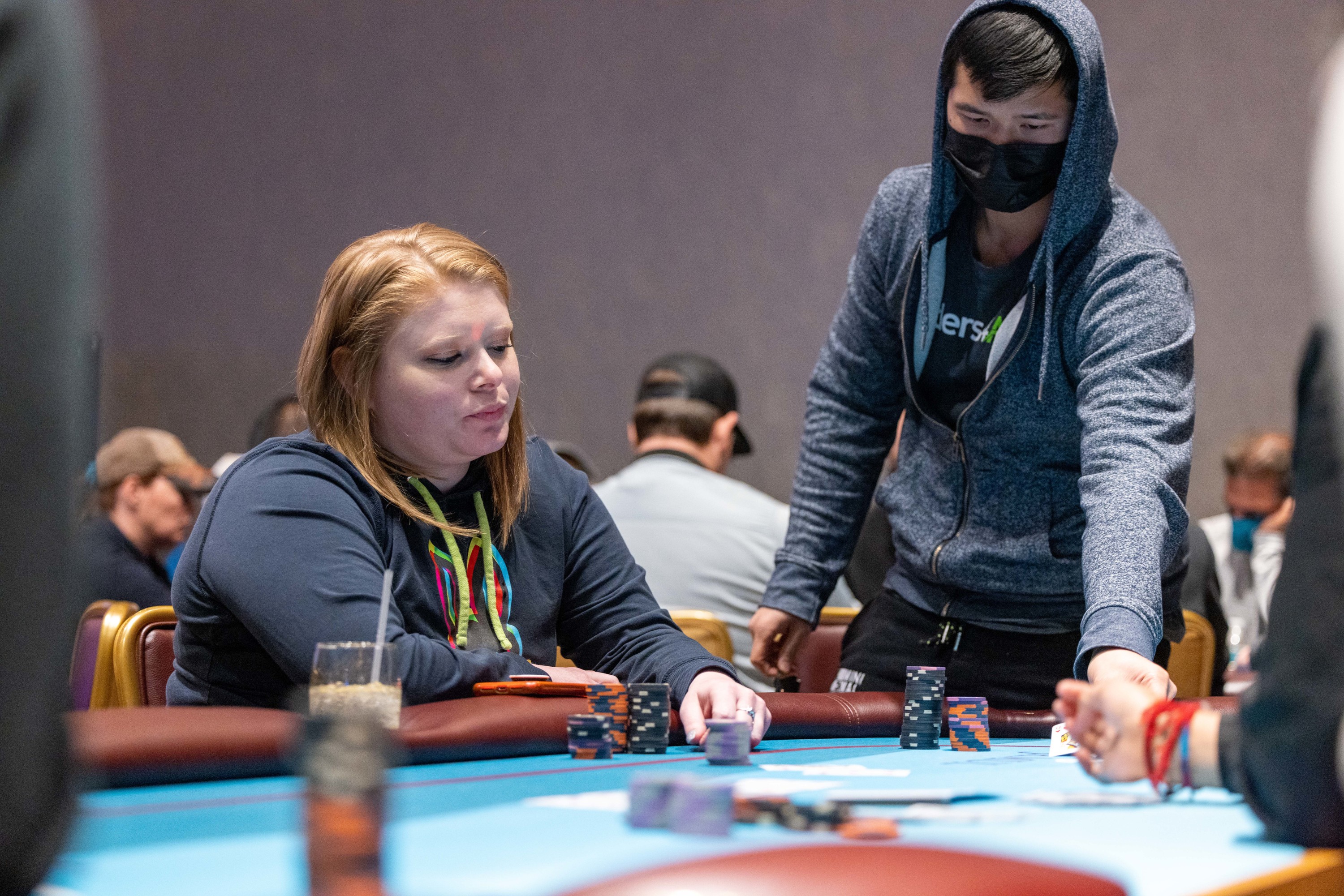 Hands of the Week: Kyna England Called By King-High, B2B Aces at bestbet Jacksonville
