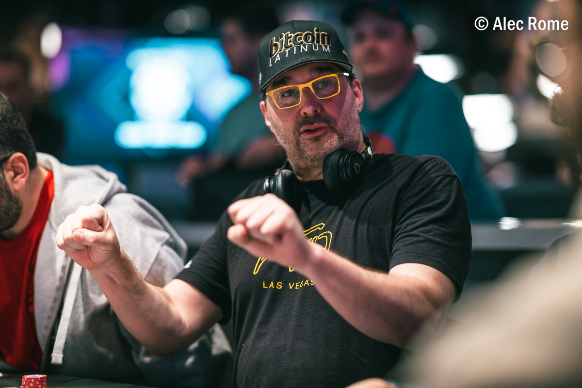BREAKING: Phil Hellmuth at 2022 WSOP $3,000 NLH Final Table, Chasing 17th Bracelet