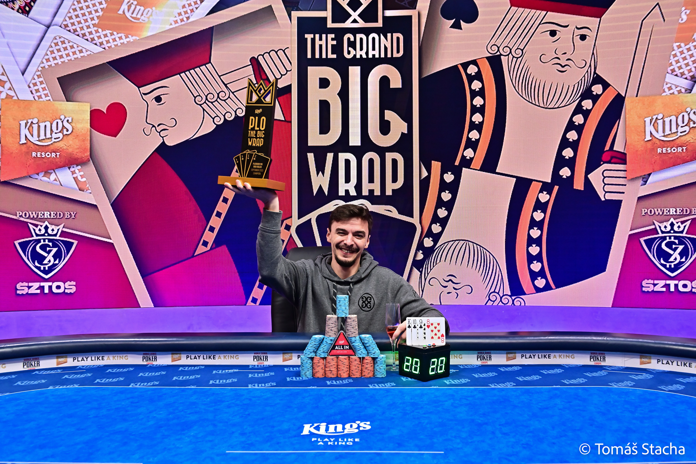 Filip Lovric Rises With the Sun at the €10,000 Grand Big Wrap Platinum High Roller