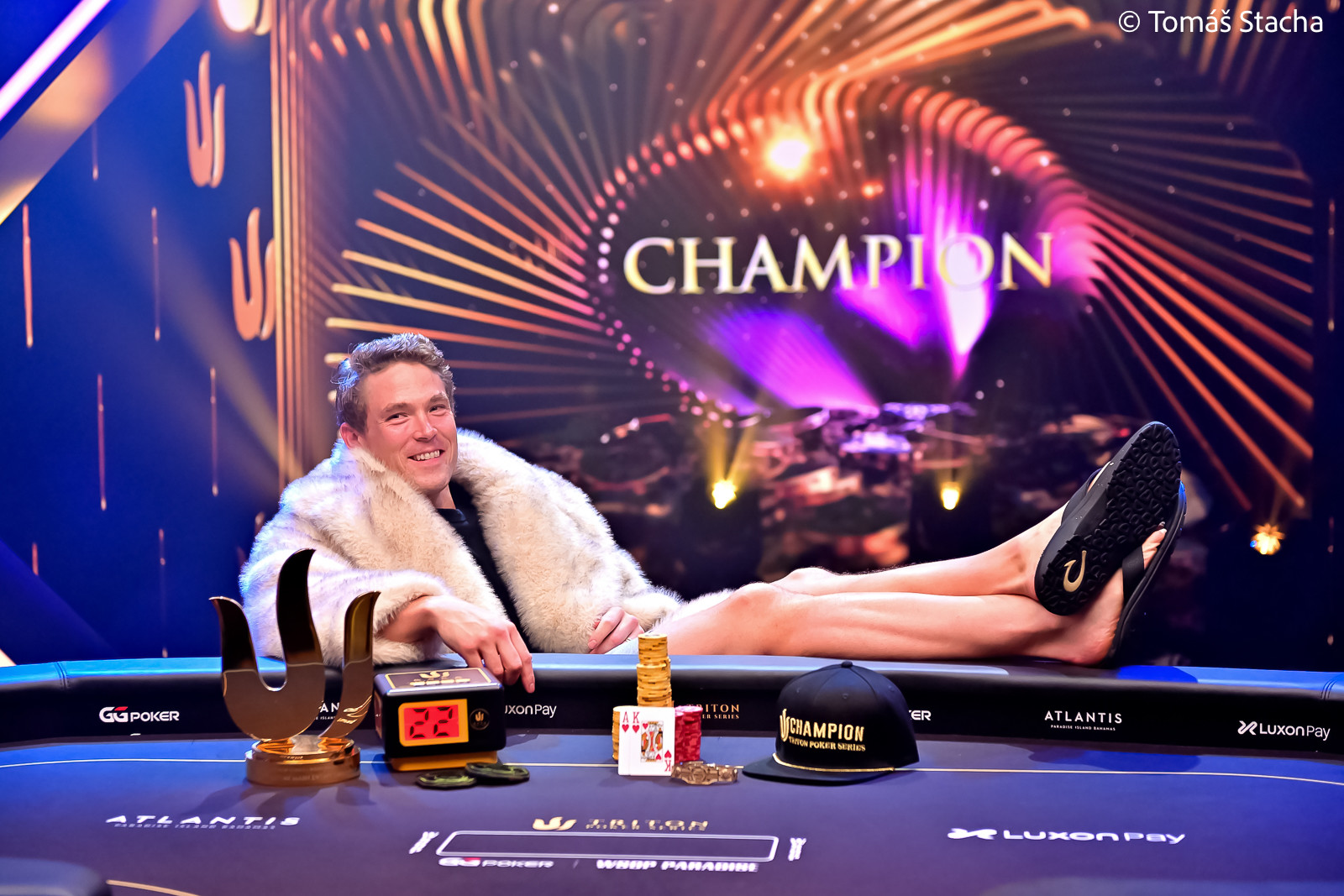 Alex Foxen Adds Another Career Highlight by Winning the 0,000 Triton Main Event (,850,000)