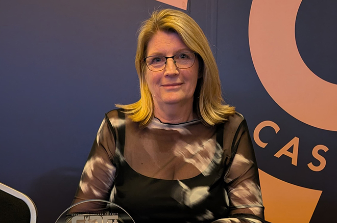 Jacqueline Sherwood Takes Down Ladies Event as UK Open Explodes Into Action