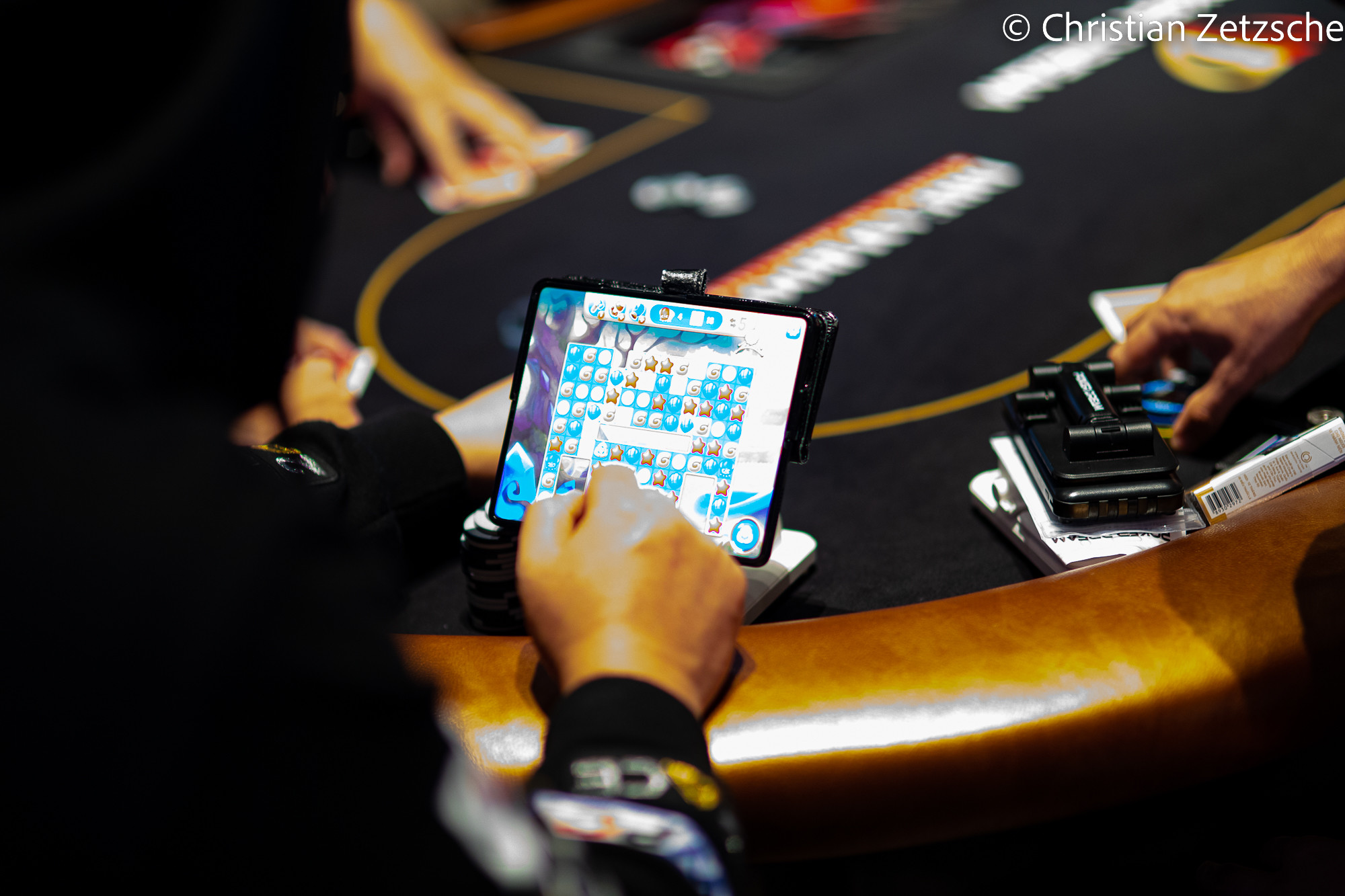 Are Phone Bans the Answer to Major Poker Cheating Allegations?
