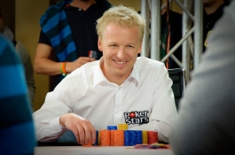 Strassmann poker player