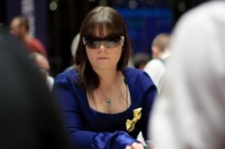 Annette Obrestad Firma con Full Tilt Poker