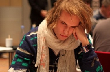 European Poker Tour Copenhague Jour 1b: Domantas Klimciauskas devant, Viktor Blom dehors