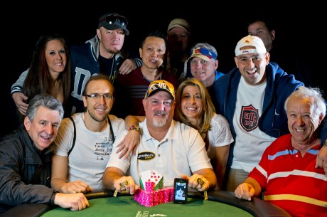 World Series Of Poker: Tom Schneider fa "double up"!
