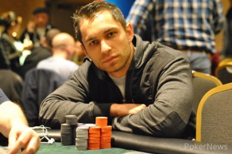 2014 MSPT Majestic Star Casino Day 1a: Karakikov Leads Vang by a Nose