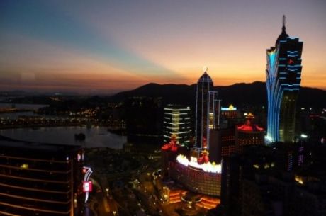 La chute des revenus des casinos s'intensifie à Macau