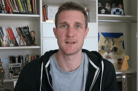 Poker Vlogger Brad Owen Joins the 100K Subscribers Club on YouTube
