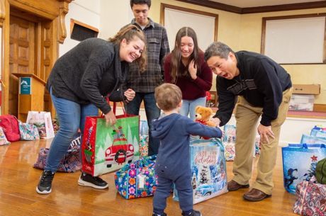 Bernard Lee Keeps Holiday Tradition Alive by Helping Boston-Area Homeless Families