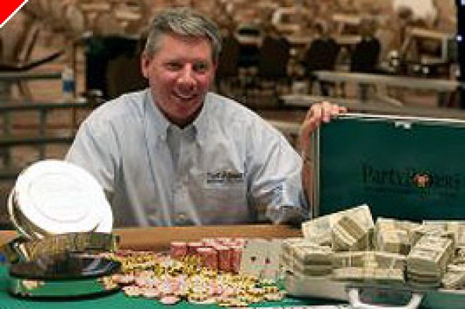 Mike Sexton Donates Half of His WSOP Win to Charities 0001