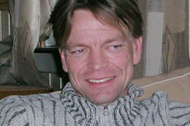 Team PokerNews' Per Erik Løff slo ut Scotty Nguyen, og er klar for dag 3 av WSOP 2006. 0001 Team PokerNews' Per Erik Løff slo ut Scotty Nguyen, og er klar for dag 3 av WSOP 2006. 0001
