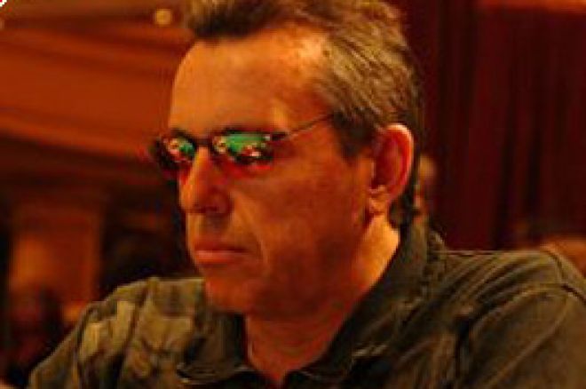 WSOP 最新赛报 - Jason Lester 成功获得一个金手镯 0001 WSOP 最新赛报 - Jason Lester 成功获得一个金手镯 0001