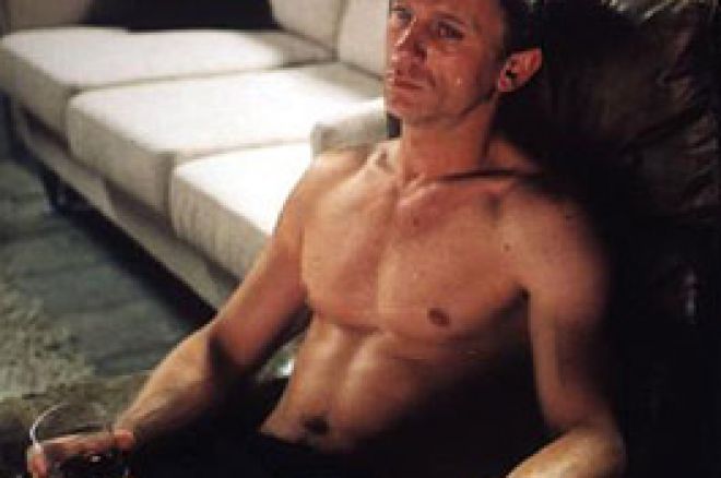 Verdensmester i strip-poker utfordrer James Bond 0001 Verdensmester i strip-poker utfordrer James Bond 0001