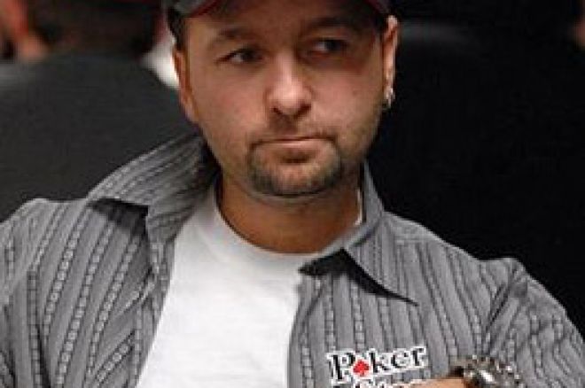 Daniel Negreanu 创建指定性的手机视频系列 0001 Daniel Negreanu 创建指定性的手机视频系列 0001