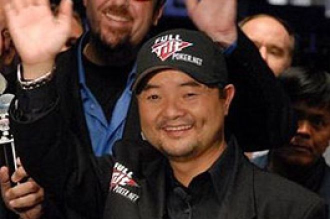 Jerry Yang, champion du monde WSOP 2007 et généreux donateur 0001