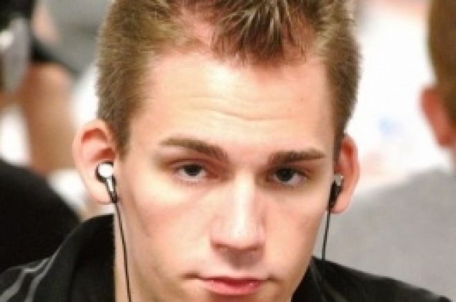 Justin Bonomo unterzeichnet bei Bodog und chattet mit PokerNews 0001 Justin Bonomo unterzeichnet bei Bodog und chattet mit PokerNews 0001