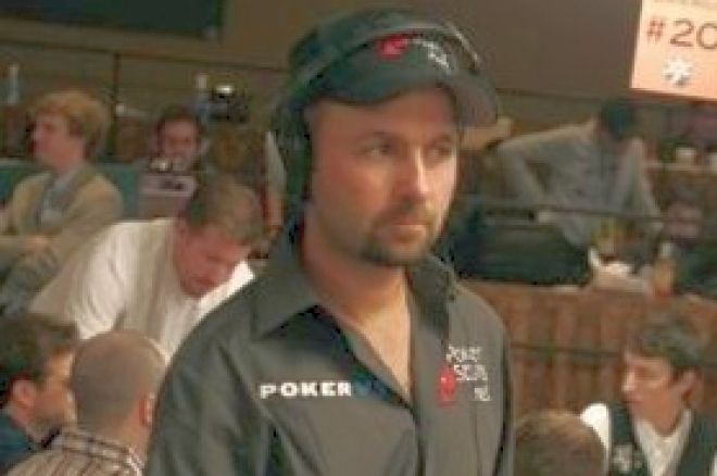 2008 WSOP Event #20, $2,000 Limit Hold'em Day 1: Negreanu Chases Lead 0001