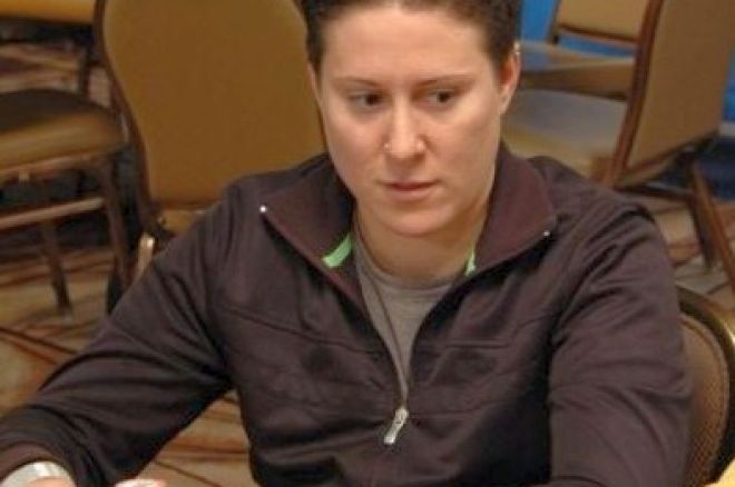 2008 WSOP Event #19 $1,500 PLO Day 2: Selbst Widens Lead into Final 0001