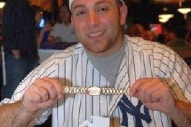WSOP Event #17 - $1.500 NLHE Shootout - Jason Young tager sejren 0001 WSOP Event #17 - $1.500 NLHE Shootout - Jason Young tager sejren 0001