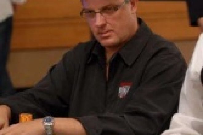 Frank Gary holt sich erstes Bracelet bei Event #41 0001 Frank Gary holt sich erstes Bracelet bei Event #41 0001