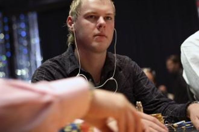Dansk supertalang skriver på för Full Tilt Poker 0001 Dansk supertalang skriver på för Full Tilt Poker 0001