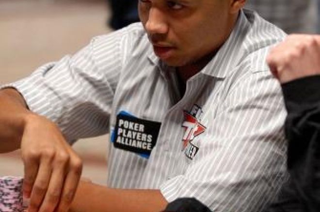2009 WSOP: Main Event Ден 7, Ivey Все Още Преследва Moon, Остават 27 0001 2009 WSOP: Main Event Ден 7, Ivey Все Още Преследва Moon, Остават 27 0001