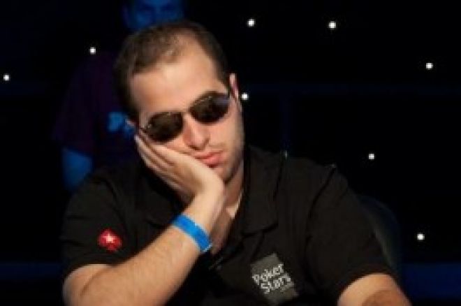 European Poker Tour Grand Final: Nicolas Chouity drží před finálovým stolem obří... 0001 European Poker Tour Grand Final: Nicolas Chouity drží před finálovým stolem obří... 0001
