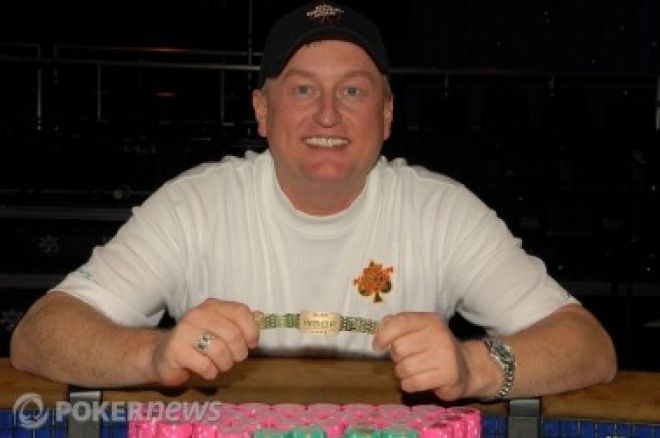 2010 World Series of Poker Ден 12: Frank Kassela грабна първа гривна, Hamby на финална маса и още 0001