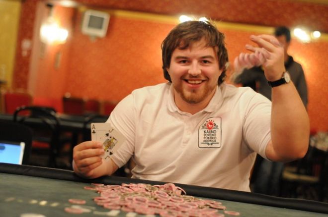 „Begalybė“ papildė pasaulinės „PokerNews Strategy“ mokyklos komandą 0001 „Begalybė“ papildė pasaulinės „PokerNews Strategy“ mokyklos komandą 0001