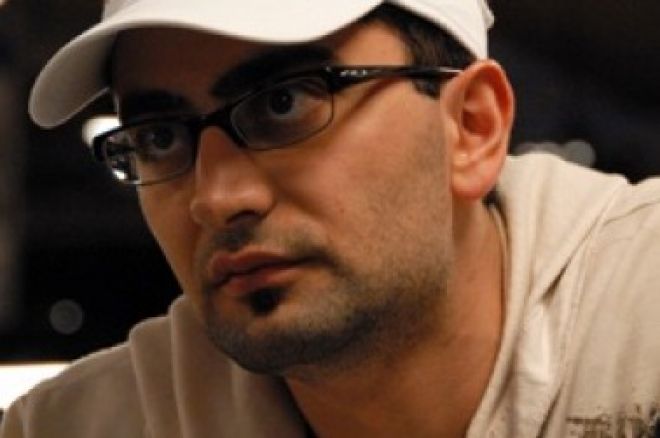 Antonio Esfandiari je stále v čele Five Diamond World Poker Classic 0001 Antonio Esfandiari je stále v čele Five Diamond World Poker Classic 0001