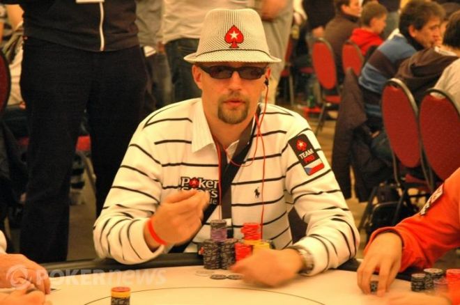 EPT Praha Den 1b: Hrubý je venku, stejně jako Palovič 0001 EPT Praha Den 1b: Hrubý je venku, stejně jako Palovič 0001
