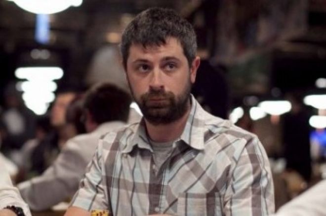 Justin Young a gagné sa place pour le NBC National Heads-Up Poker Championship 2011.