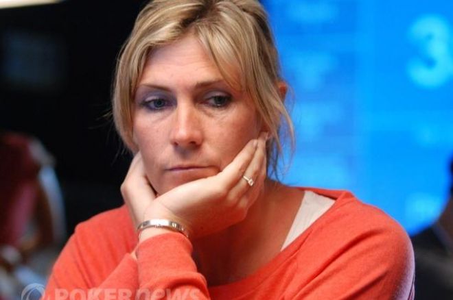 Jackie Glazier je novou posilou Full Tilt Red Pro 0001 Jackie Glazier je novou posilou Full Tilt Red Pro 0001