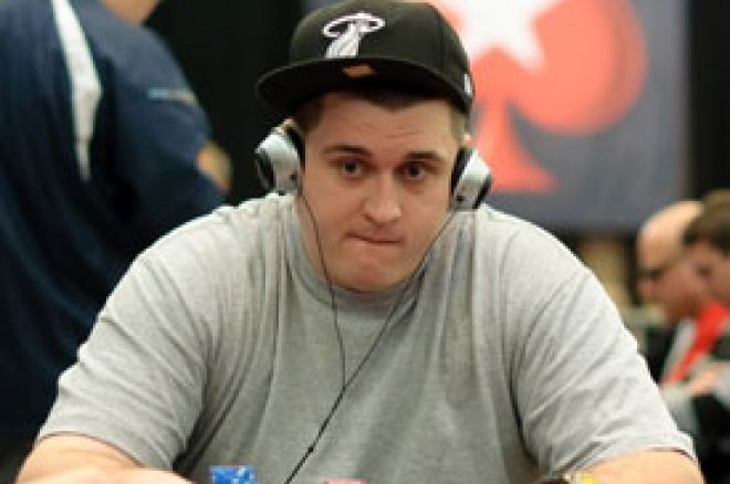 Bliži se rasplet na PCA 2011 Main Eventu - Chris Oliver dominira 0001 Bliži se rasplet na PCA 2011 Main Eventu - Chris Oliver dominira 0001