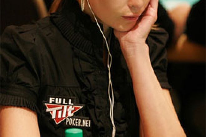 Erica Schoenberg nominovana za najseksipilniju ličnost u Svetu Pokera u 2010. 0001 Erica Schoenberg nominovana za najseksipilniju ličnost u Svetu Pokera u 2010. 0001