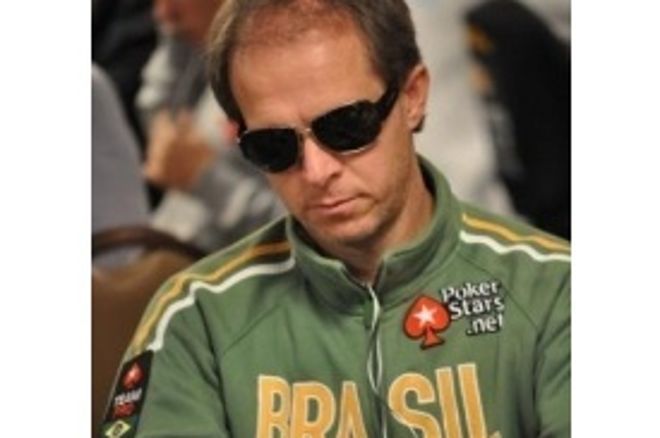 WSOP 2010 Main Event: A chip and chair by Gualter Salles 0001 WSOP 2010 Main Event: A chip and chair by Gualter Salles 0001