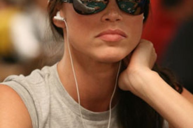 Shannon Elizabeth vara poker igrače? 0001 Shannon Elizabeth vara poker igrače? 0001