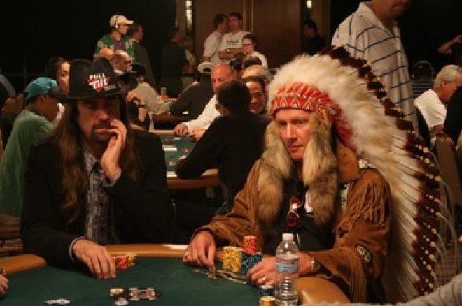 Poker mniej serio - ciekawe przebrania na WSOP 0001 Poker mniej serio - ciekawe przebrania na WSOP 0001