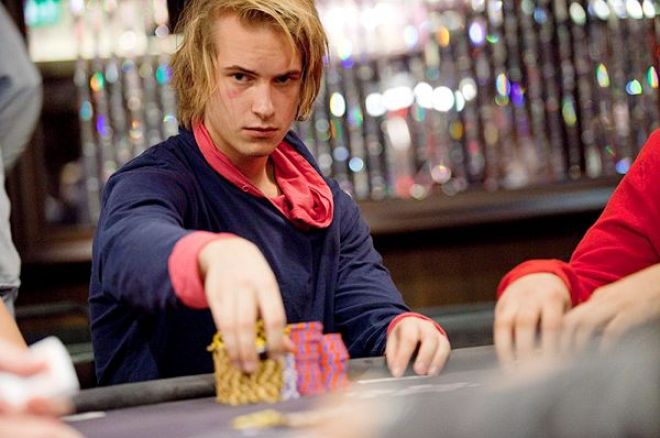 SuperStar Showdown: Isildur1 бьет Негреану 0001 SuperStar Showdown: Isildur1 бьет Негреану 0001